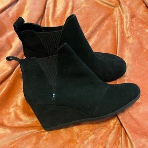 TOMS black suede Kelsey Wedge Booties